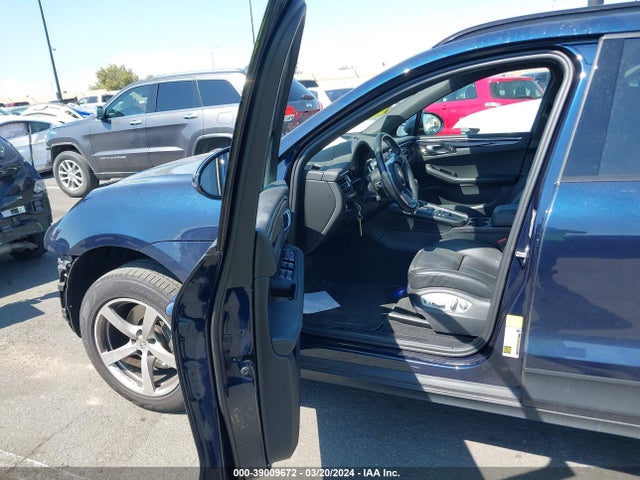 2020 PORSCHE MACAN WP1AA2A55LLB09630 Photo 4