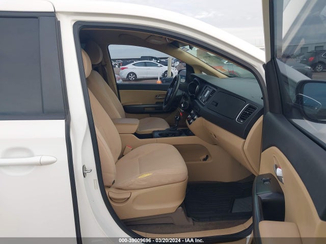 KIA SEDONA LX 2016 KNDMB5C19G6090009 Image 5