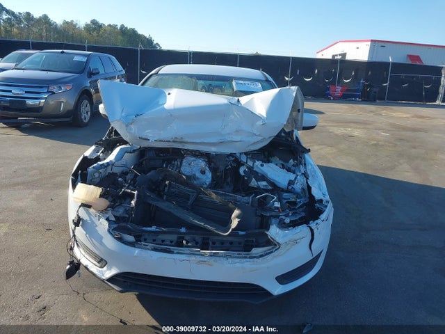 Ford FOCUS SE 2018 1FADP3FEXJL319171 Image 12