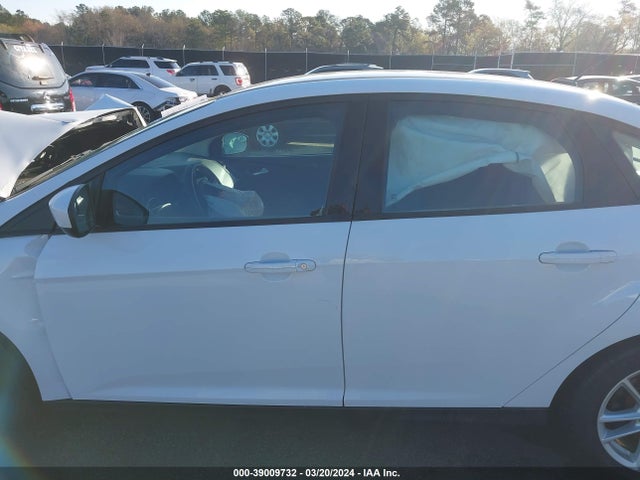 Ford FOCUS SE 2018 1FADP3FEXJL319171 Image 14