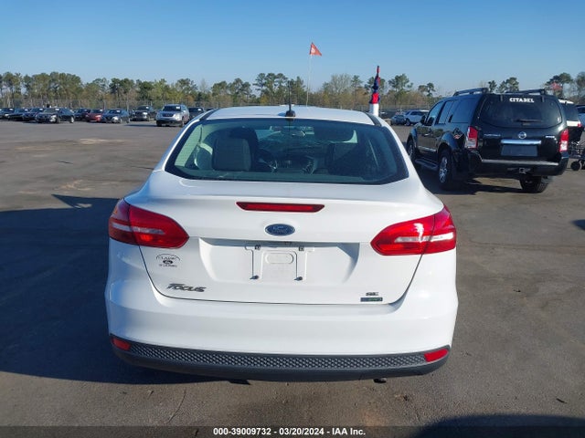 Ford FOCUS SE 2018 1FADP3FEXJL319171 Image 16