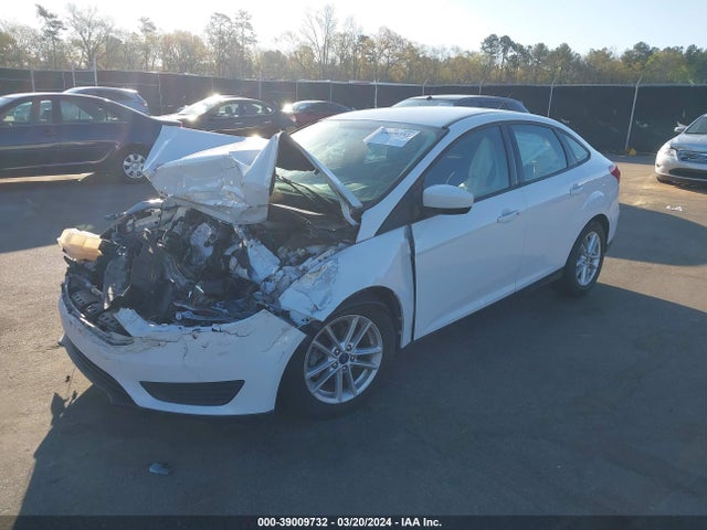 Ford FOCUS SE 2018 1FADP3FEXJL319171 Image 2
