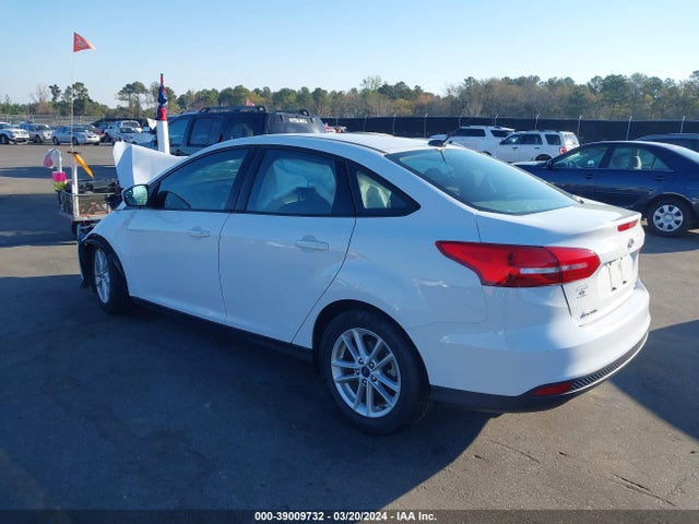 Ford FOCUS SE 2018 1FADP3FEXJL319171 Image 3