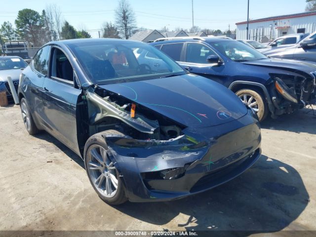 Auction sale of the 2024 Tesla Model Y Long Range Dual Motor All-wheel Drive, vin: 7SAYGDEE6RA233437, lot number: 39009748