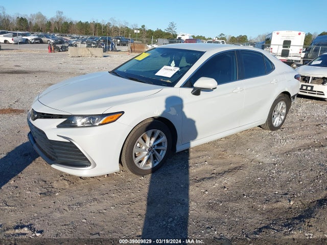Toyota CAMRY LE 2024 4T1C11AK2RU192507 Image 2