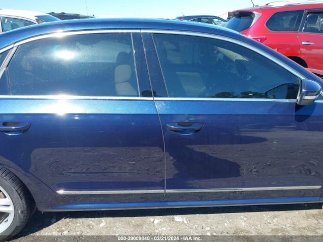 1VWBT7A3XFC005342 Volkswagen Passat 1.8t Se