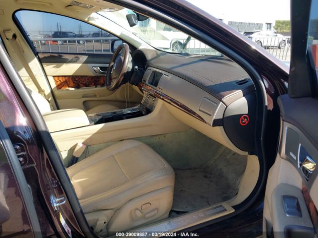 2011 JAGUAR XF SAJWA0GB3BLR83029 Photo 4