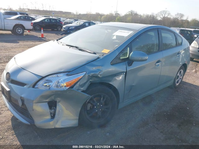 Toyota Prius Two 2014 JTDKN3DU3E1851073 Image 2