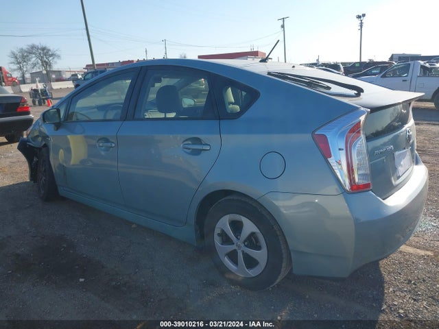 Toyota Prius Two 2014 JTDKN3DU3E1851073 Image 3