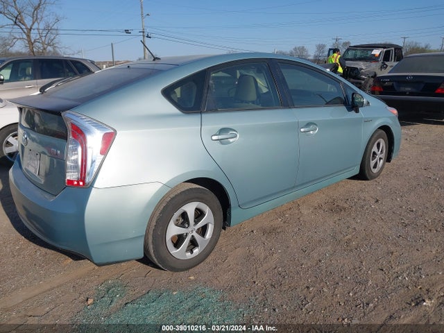 Toyota Prius Two 2014 JTDKN3DU3E1851073 Image 4