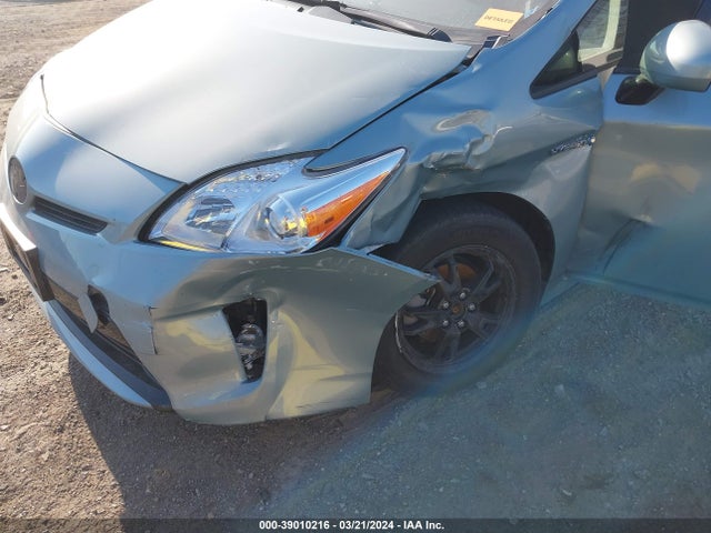 Toyota Prius Two 2014 JTDKN3DU3E1851073 Image 6