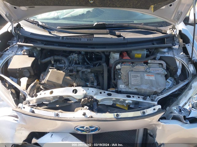 Toyota Prius C Four 2014 JTDKDTB38E1063256 Image 10