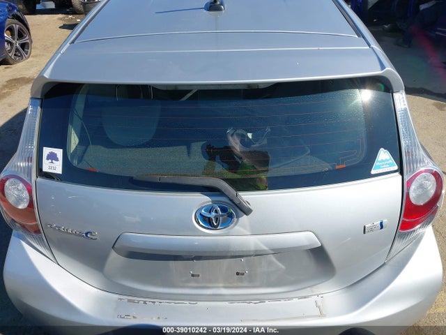 Toyota Prius C Four 2014 JTDKDTB38E1063256 Image 16