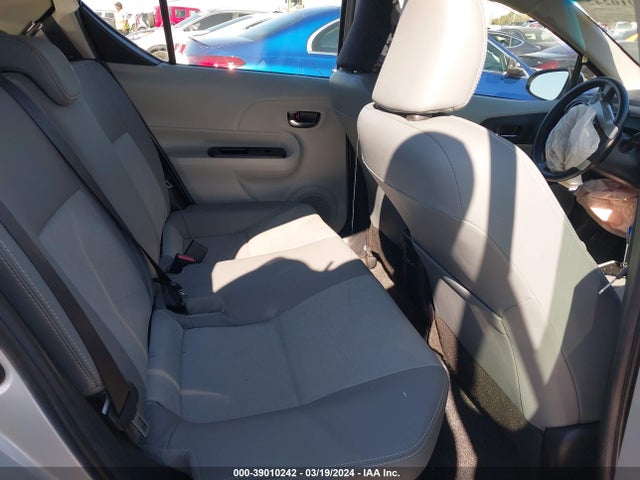 Toyota Prius C Four 2014 JTDKDTB38E1063256 Image 8