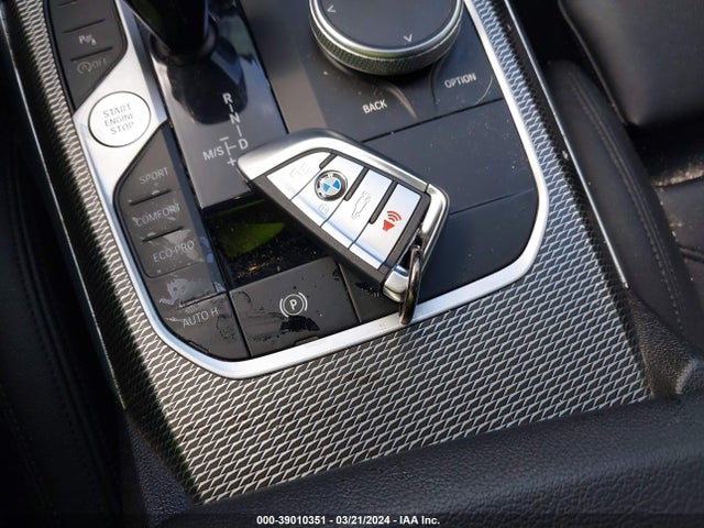 2021 Bmw 330i მანქანა იყიდება აუქციონზე, vin: 3MW5R1J09M8C15806, აუქციონის ნომერი: 39010351
