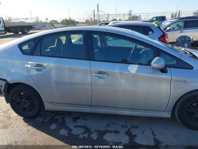 Toyota Prius Two 2014 JTDKN3DU2E1781260 Image 14