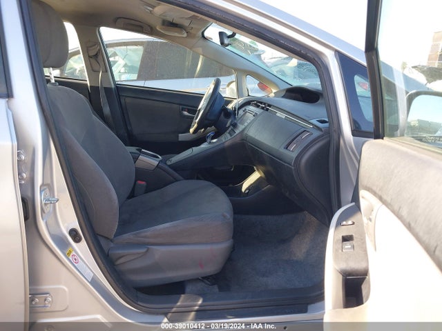 Toyota Prius Two 2014 JTDKN3DU2E1781260 Image 5