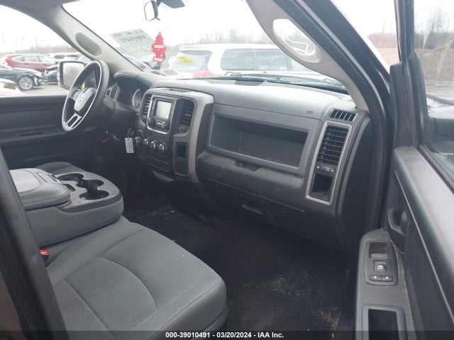 RAM 1500 Express Quad Cab 4x4 6'4 Box 2017 1C6RR7FG4HS726350 Image 5