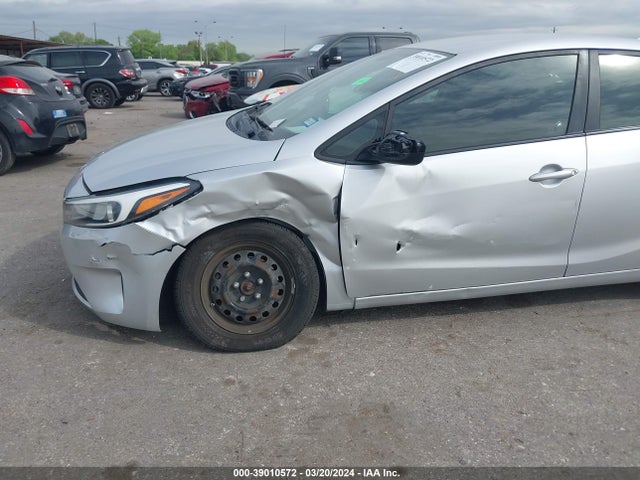 KIA FORTE LX 2017 3KPFL4A76HE115788 Image 6