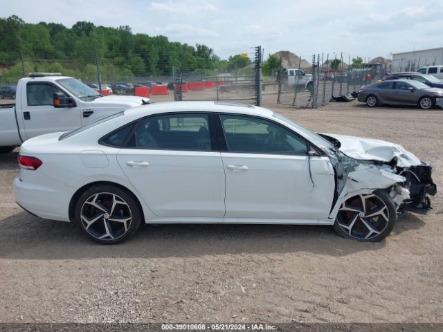 1VWMA7A33MC011186 Volkswagen Passat 2.0t R-line