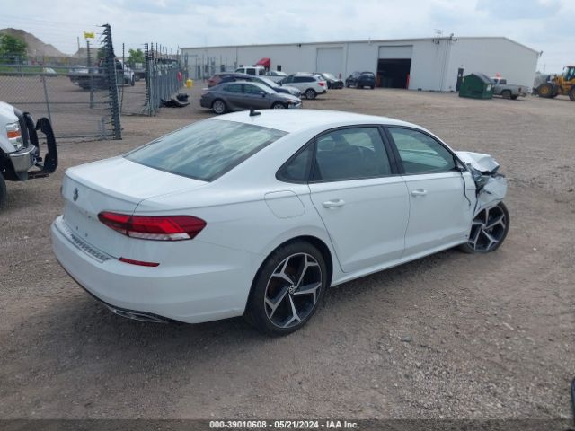 1VWMA7A33MC011186 Volkswagen Passat 2.0t R-line