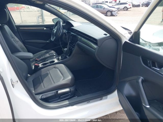 1VWMA7A33MC011186 Volkswagen Passat 2.0t R-line