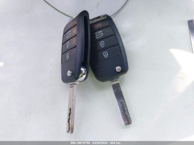 5XXGT4L33LG402715 KIA Optima Lx