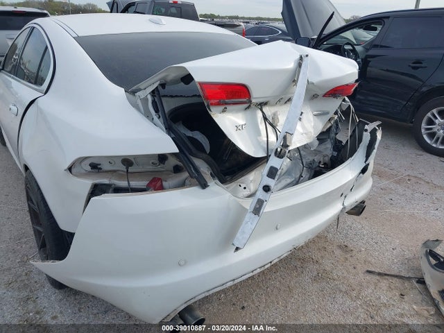 2011 JAGUAR XF SAJWA0HE6BMR97669 Photo 5