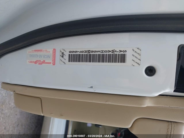 2011 JAGUAR XF SAJWA0HE6BMR97669 Photo 8