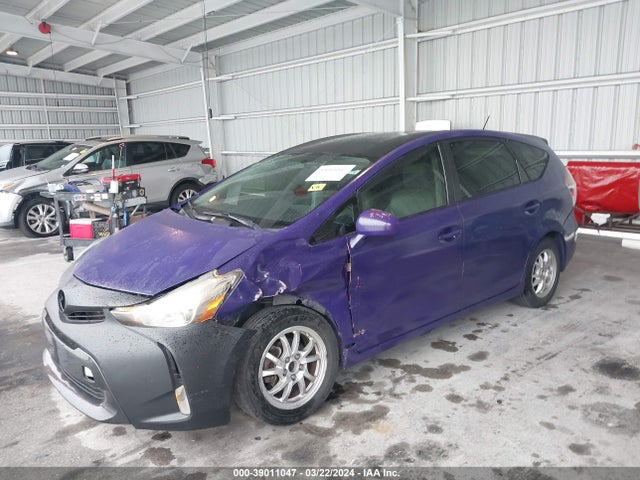 Toyota Prius V Three 2015 JTDZN3EU9FJ022541 Image 6