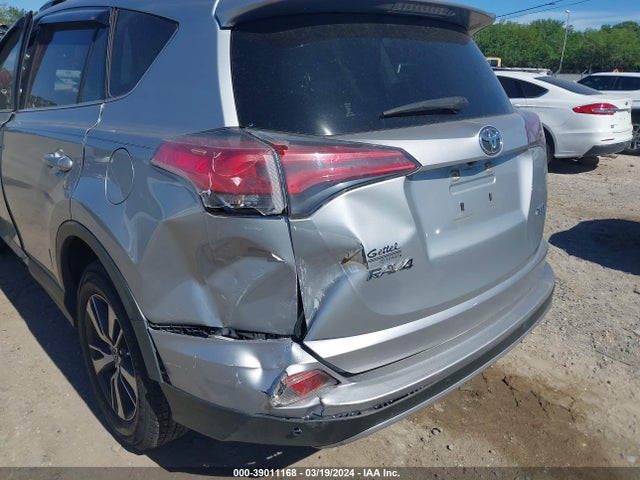 Toyota Rav4 Xle 2018 JTMWFREV9JJ175490 Image 16