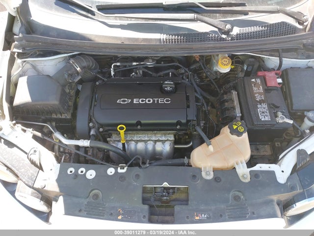 Chevrolet Sonic Ls Auto 2016 1G1JA6SH6G4104429 Image 10