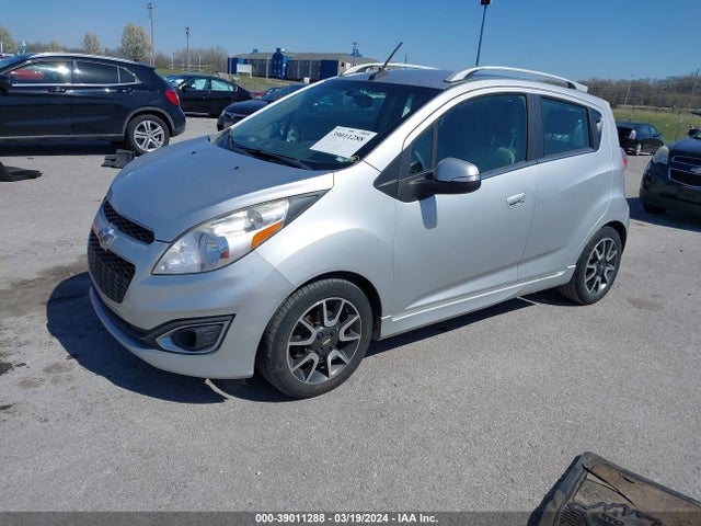 Chevrolet Spark 2lt Auto 2014 KL8CF6S98EC413065 Image 2