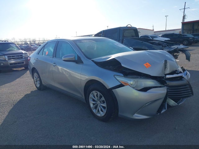Toyota CAMRY LE 2016 4T4BF1FK3GR581875 головне зображення