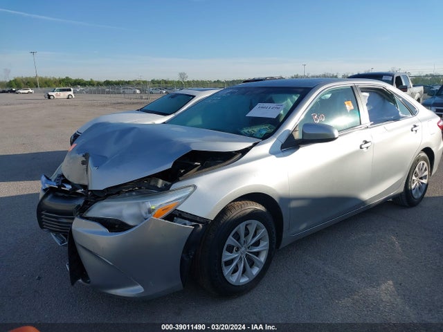 Toyota CAMRY LE 2016 4T4BF1FK3GR581875 Image 2
