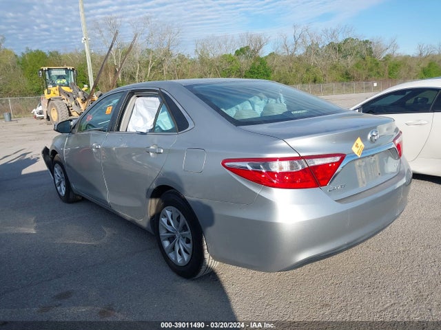 Toyota CAMRY LE 2016 4T4BF1FK3GR581875 Image 3