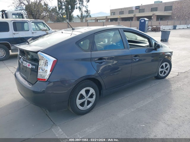 Toyota Prius Two 2014 JTDKN3DU5E1779566 Image 4