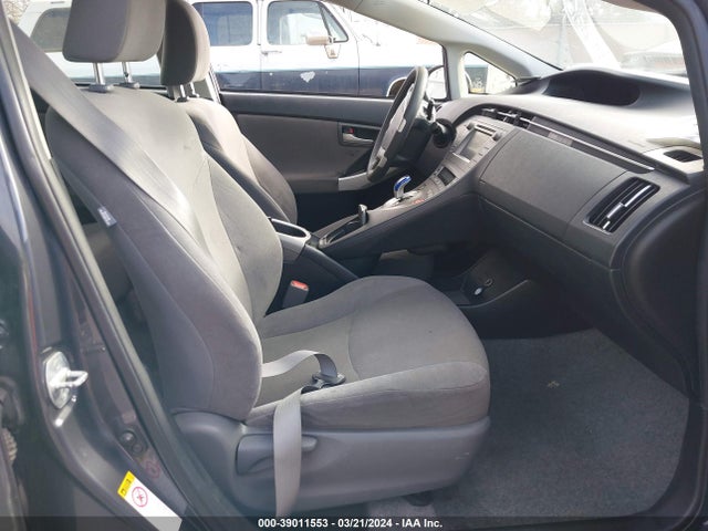 Toyota Prius Two 2014 JTDKN3DU5E1779566 Image 5