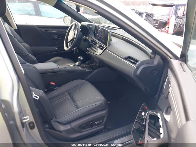 58AEA1C19NU013931 Lexus Es 300h Luxury
