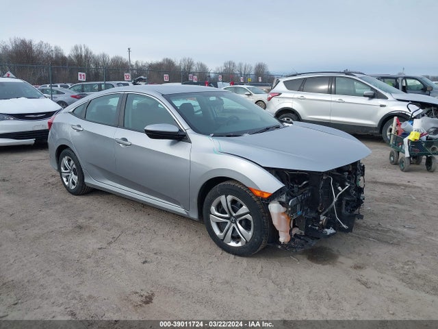 2018 19XFC2F57JE206845 main image