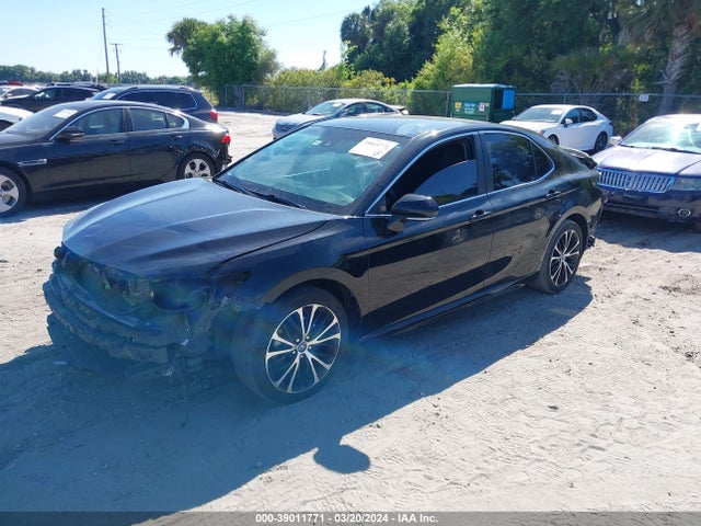 Toyota CAMRY SE 2018 4T1B11HK2JU622719 Image 2