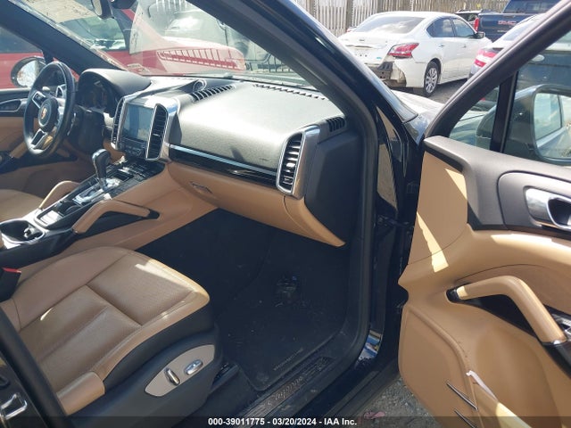 2018 PORSCHE CAYENNE WP1AA2A26JKA07505 Photo 4