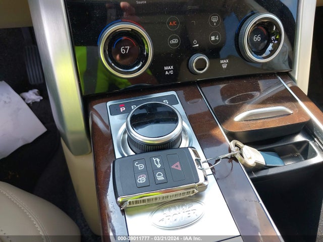 Land Rover Range Rover 2022 SALGR2SU6NA457843 Image 11