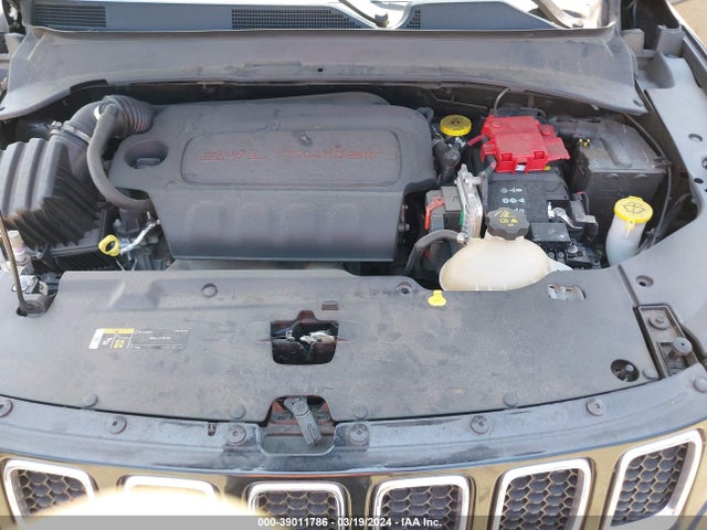 3C4NJDBB5KT600883 Jeep Compass Latitude 4x4
