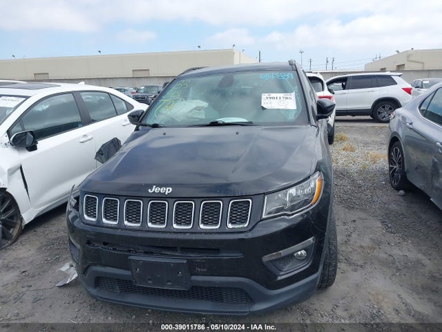 3C4NJDBB5KT600883 Jeep Compass Latitude 4x4
