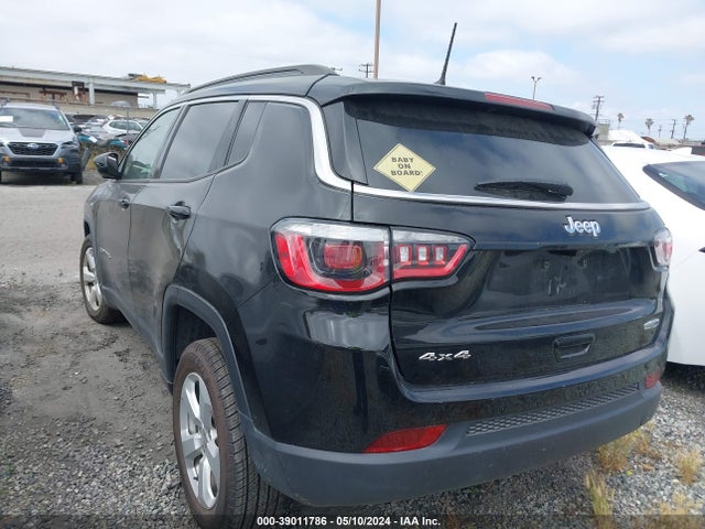 3C4NJDBB5KT600883 Jeep Compass Latitude 4x4