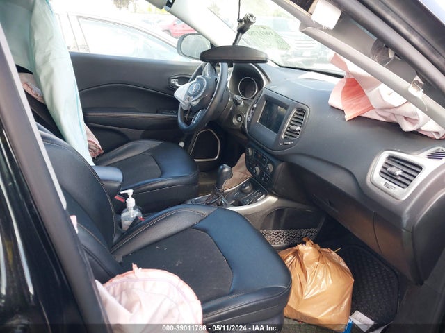 3C4NJDBB5KT600883 Jeep Compass Latitude 4x4