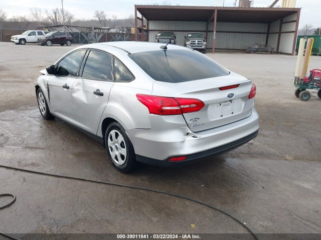 Ford FOCUS S 2017 1FADP3E22HL341764 Image 3