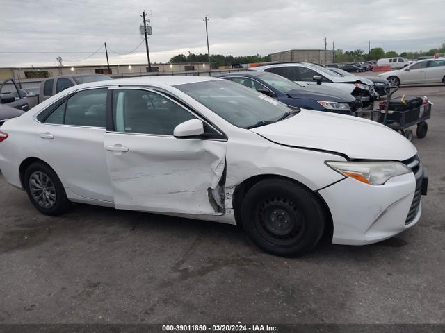 Toyota CAMRY LE 2016 4T1BF1FK5GU515922 main image