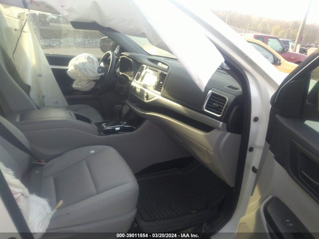 Toyota Highlander Le 2014 5TDZARFH3ES007387 Image 5